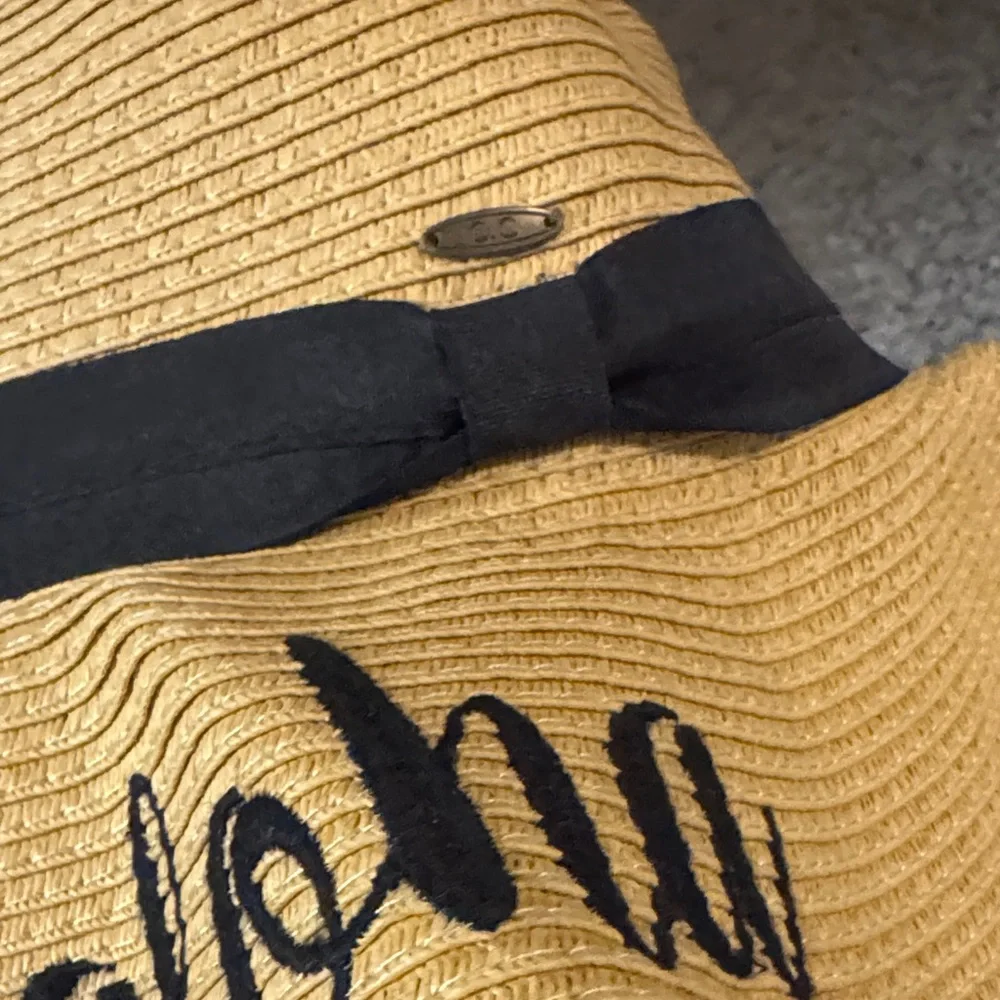 Stylish Tan Sun Hat with Black Band - Picture 4 of 7